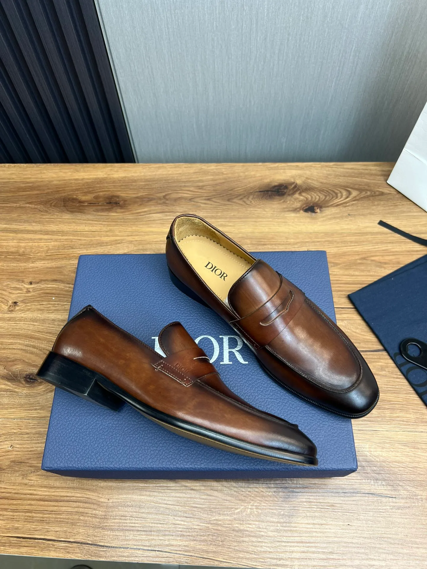 Men's men's shoes 💰540💰 Dior men's business casual leather shoes 👞all made of imported original brand leather, just to create a more comfortable wearing experience, upper: original cowhide ➕ imported cowhide lining, original non-slip and wear-resistant rubber outsole ✔️36-45 (45 non-returnable)